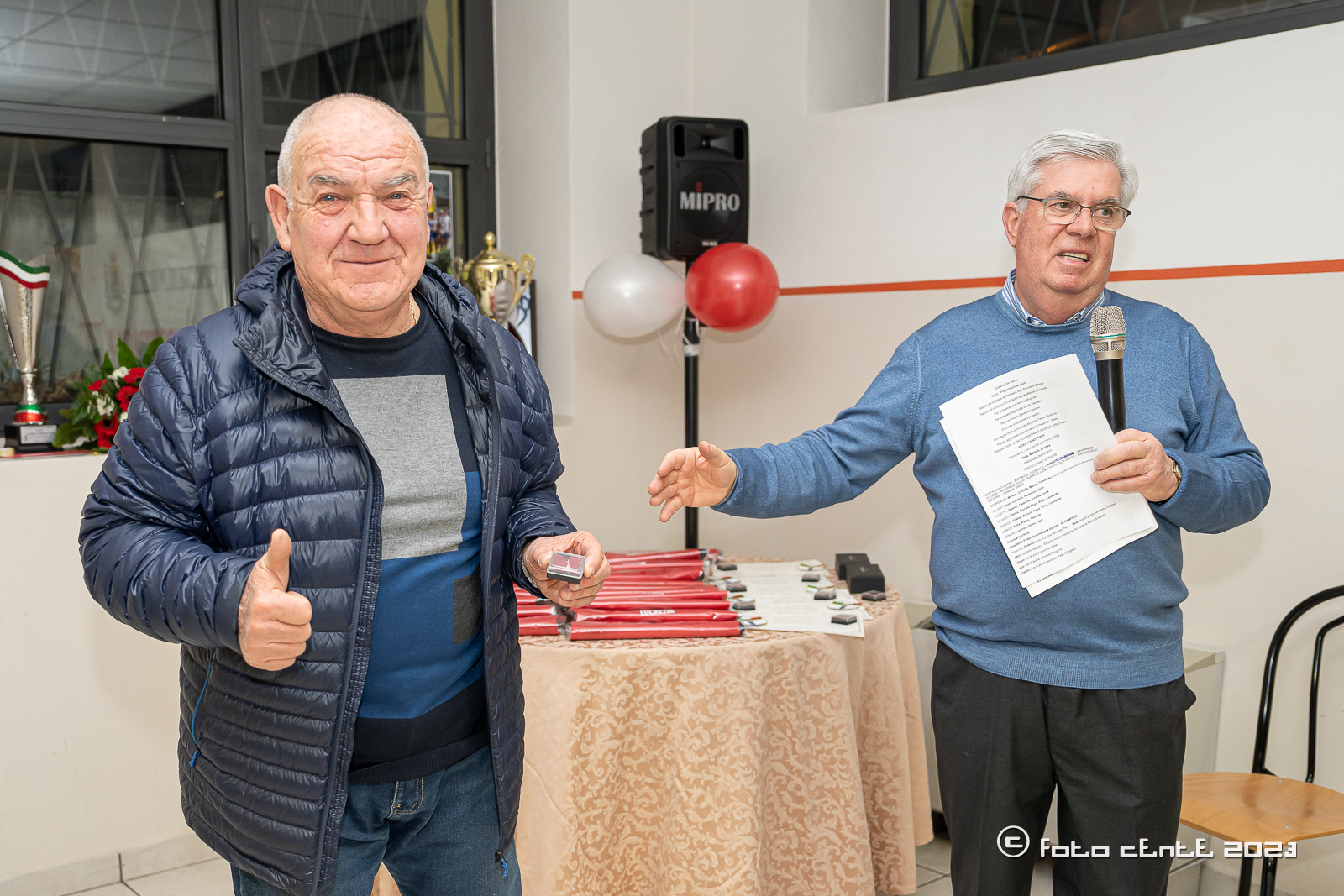 Servizio on site presso le scuole medie i Porlezza PEPPINO GOBBI premio ai nostri angeli custodi delle barche